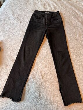 Good American Straight Leg Jeans in Washed Black